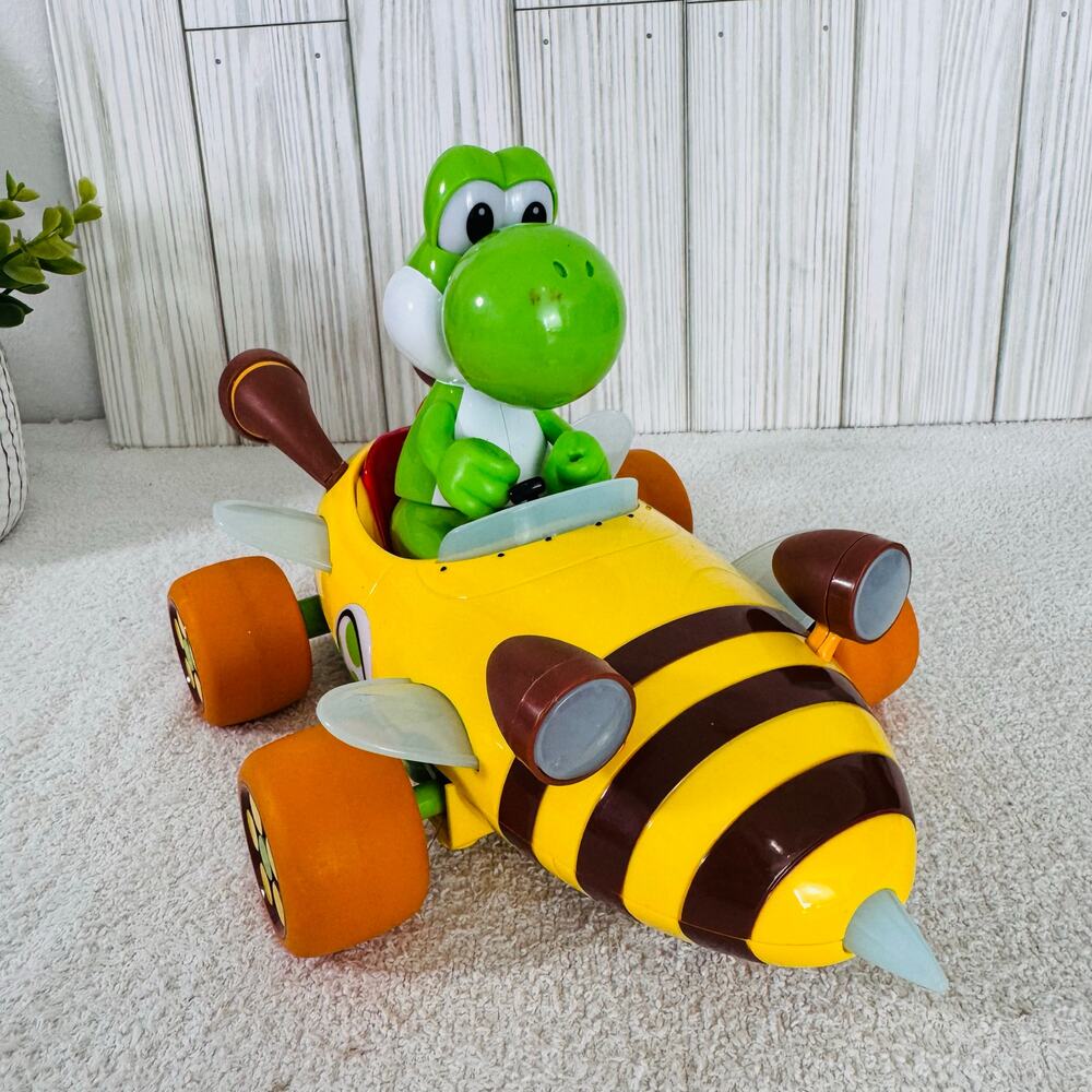 2020 Yoshi Nintendo RC Mario Kart Bumble V No Remote Carrera Bee